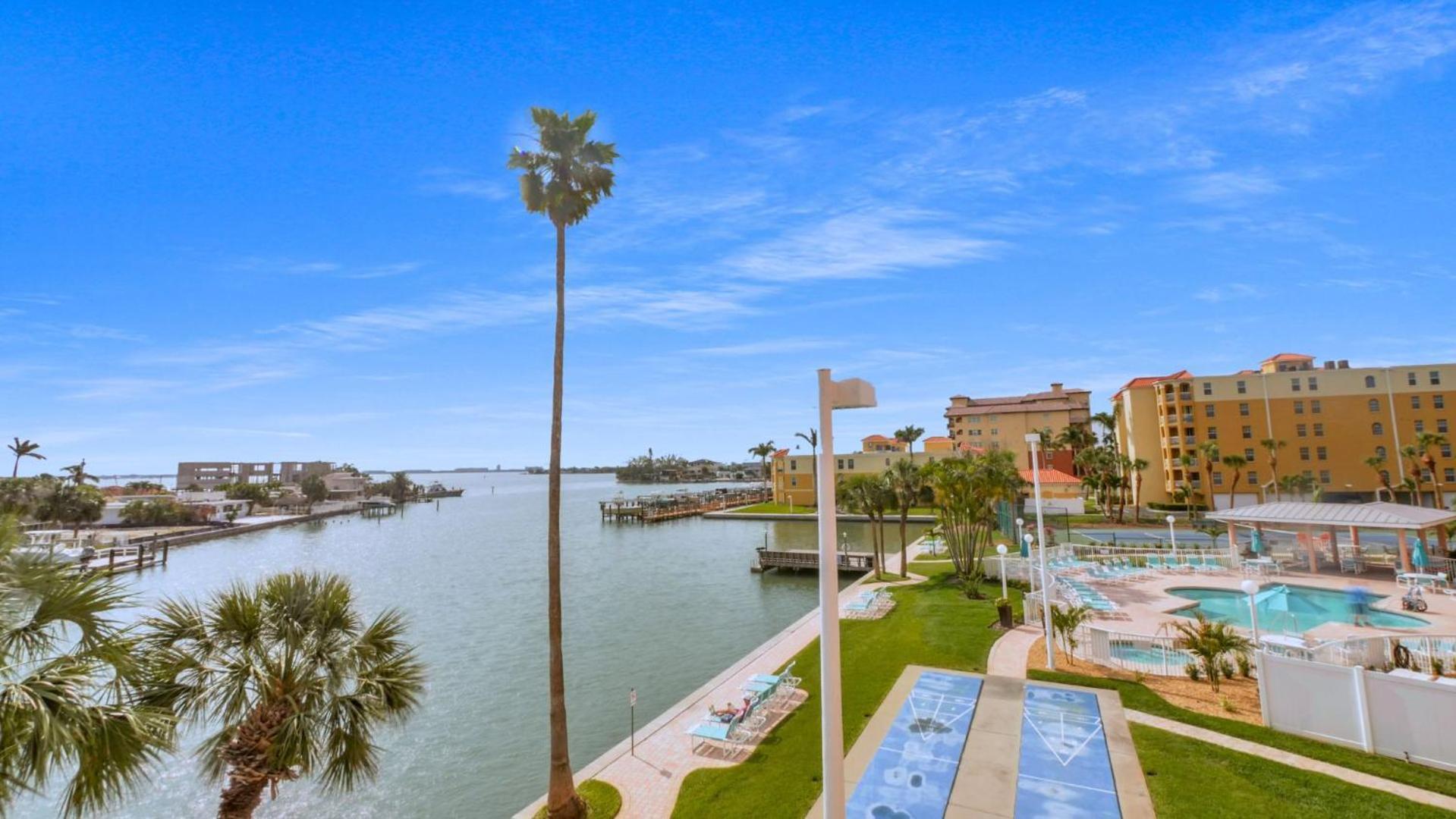 Sunrise Resort By Liberte' St. Pete Beach Exterior foto